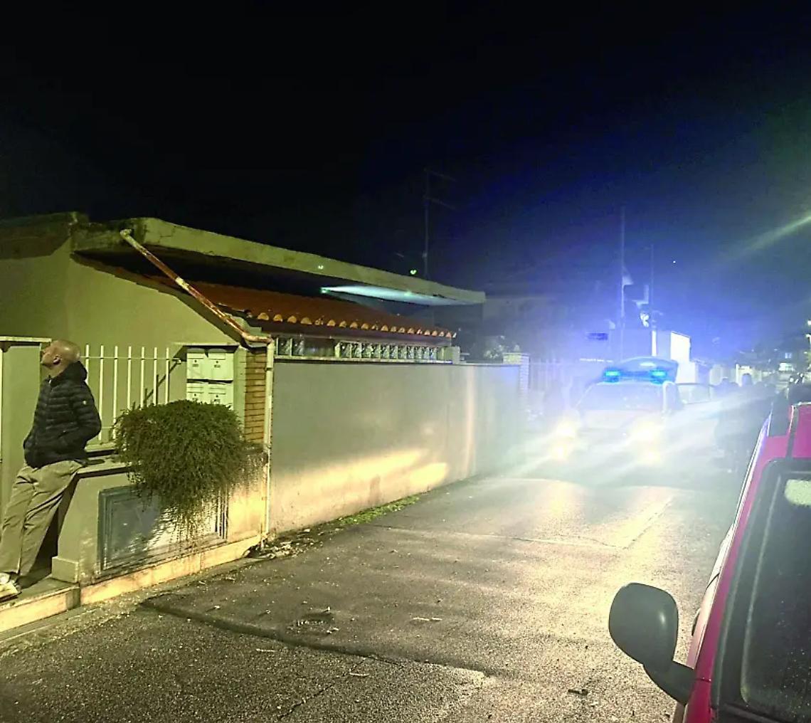 Fiumicino, tre bombe carta in poche ore: allarme in via Magro
