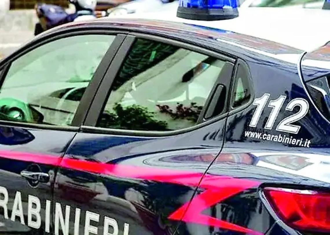 Lite in piazza della Repubblica fra due donne ospiti del Centro di accoglienza di Allumiere