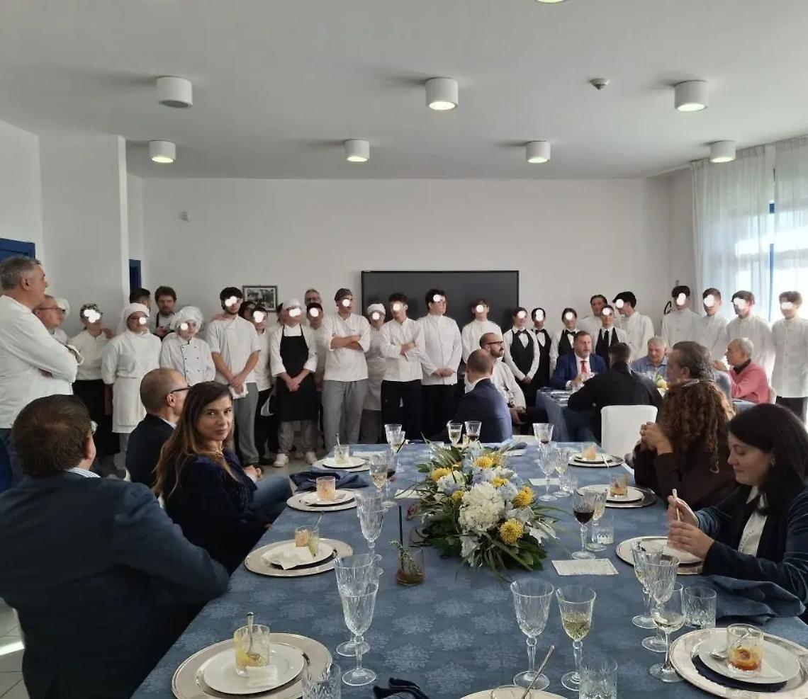 Lezioni e sapori, gli studenti dell&rsquo;Alberghiero cucinano per i ristoratori