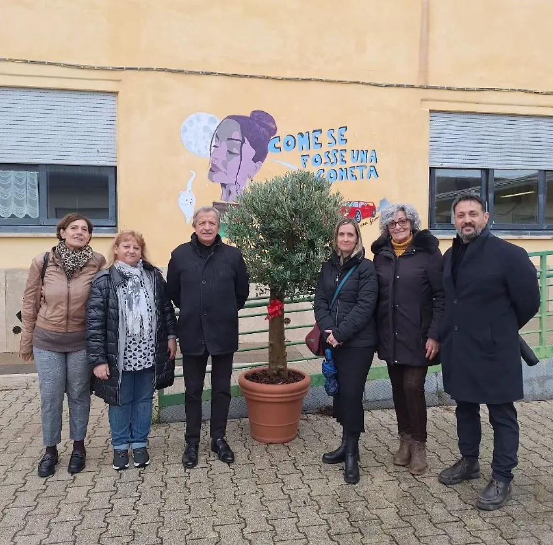 Due alberi di ulivo donati dal Comune di Santa Marinella al Liceo Galileo Galilei