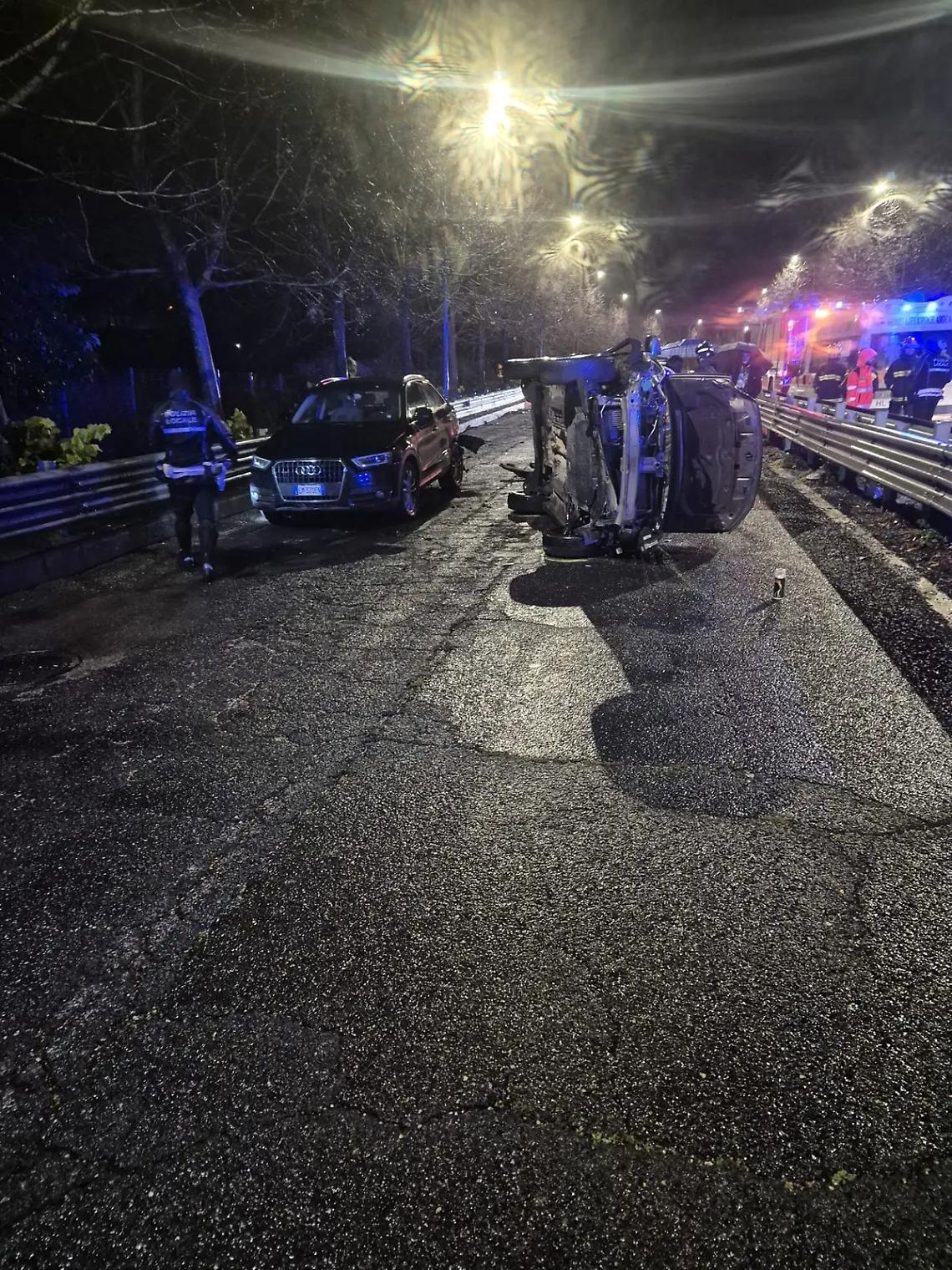 Viterbo: scontro tra due auto, una si ribalta. Un ferito