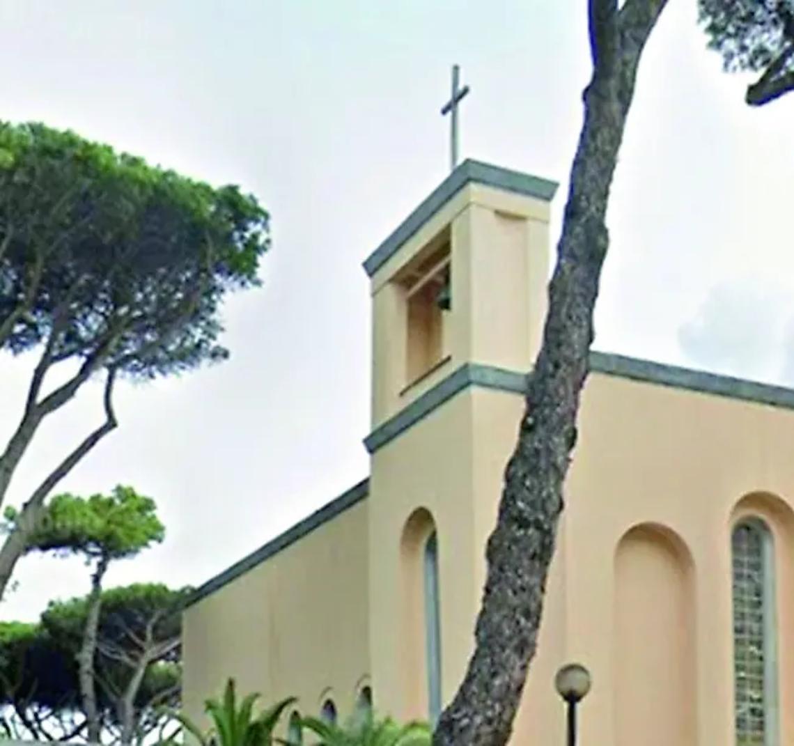 Trovate feci umane in chiesa a Ostia: &laquo;Un atto di violenza spirituale&raquo;