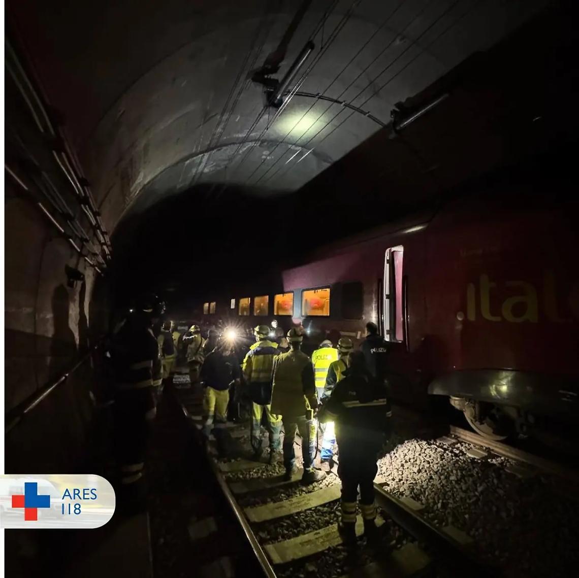 &laquo;Italo bloccato in galleria, colpa di un guasto alla linea elettrica&raquo;