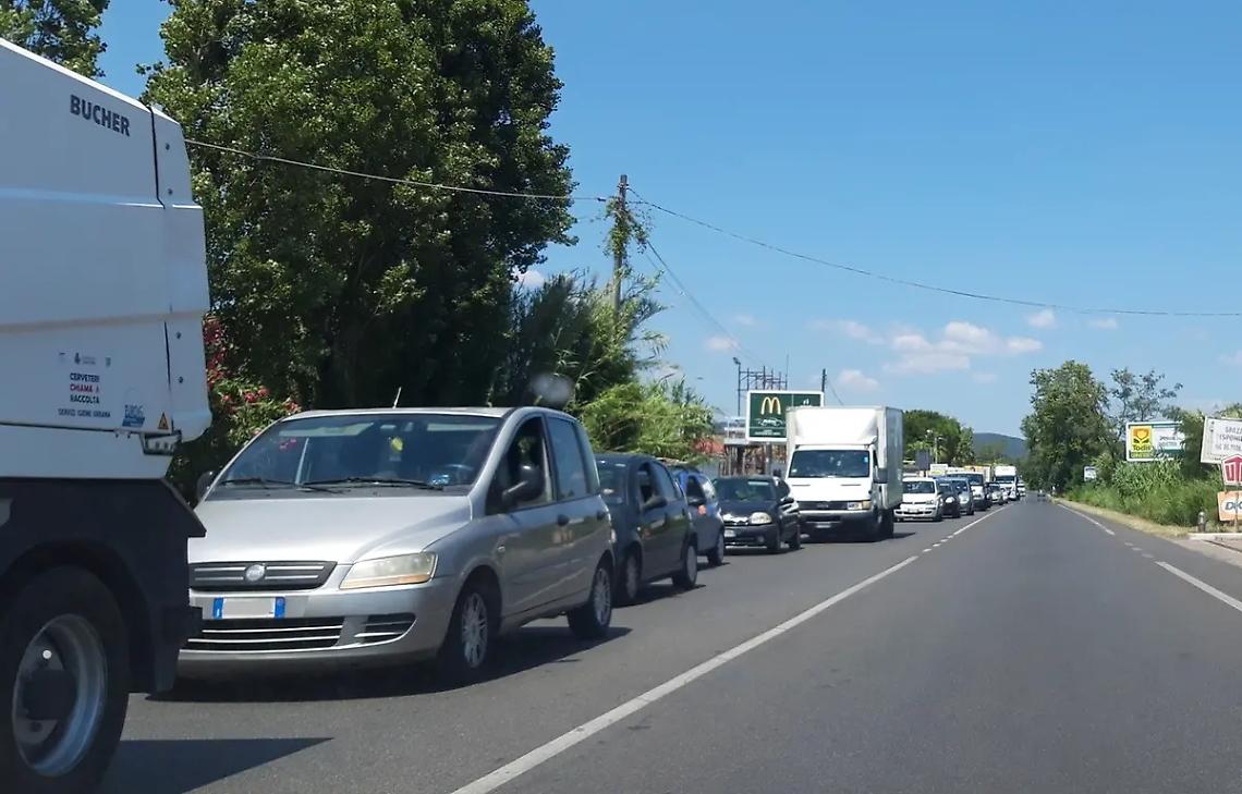 &laquo;Via il semaforo per far spazio al rond&ograve;&raquo;