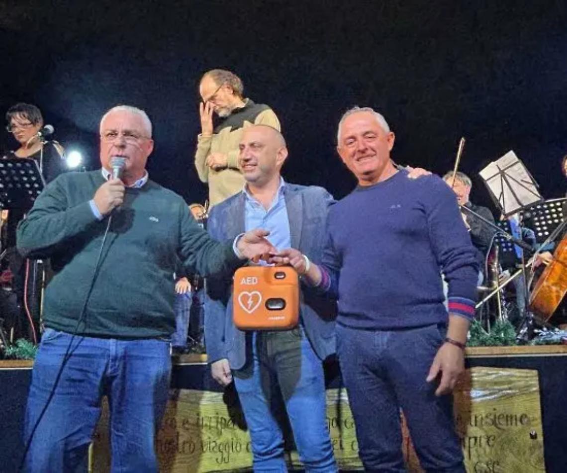 Consegnato nuovo defibrillatore: salgono a sei i dispositivi nel paese