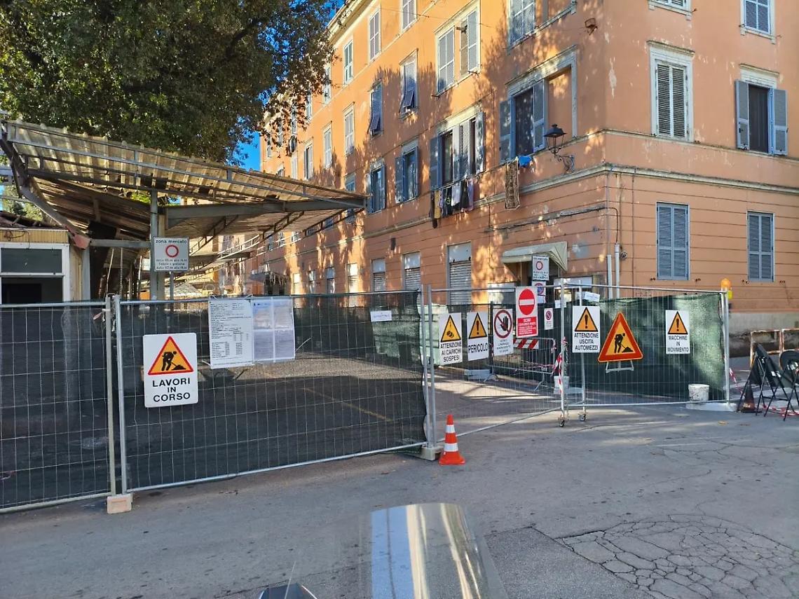 Il cantiere si allarga e &lsquo;&rsquo;copre&rsquo;&rsquo; i commercianti: mattinata di proteste