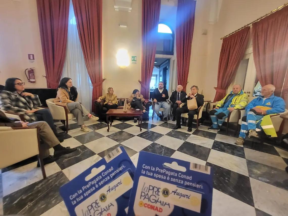 Lions e Rotary: &lsquo;&rsquo;A Natale stiamo insieme&rsquo;&rsquo; per i pi&ugrave; bisognosi