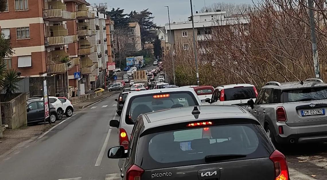 Asfaltature sul Semianello, a Viterbo traffico impazzito
