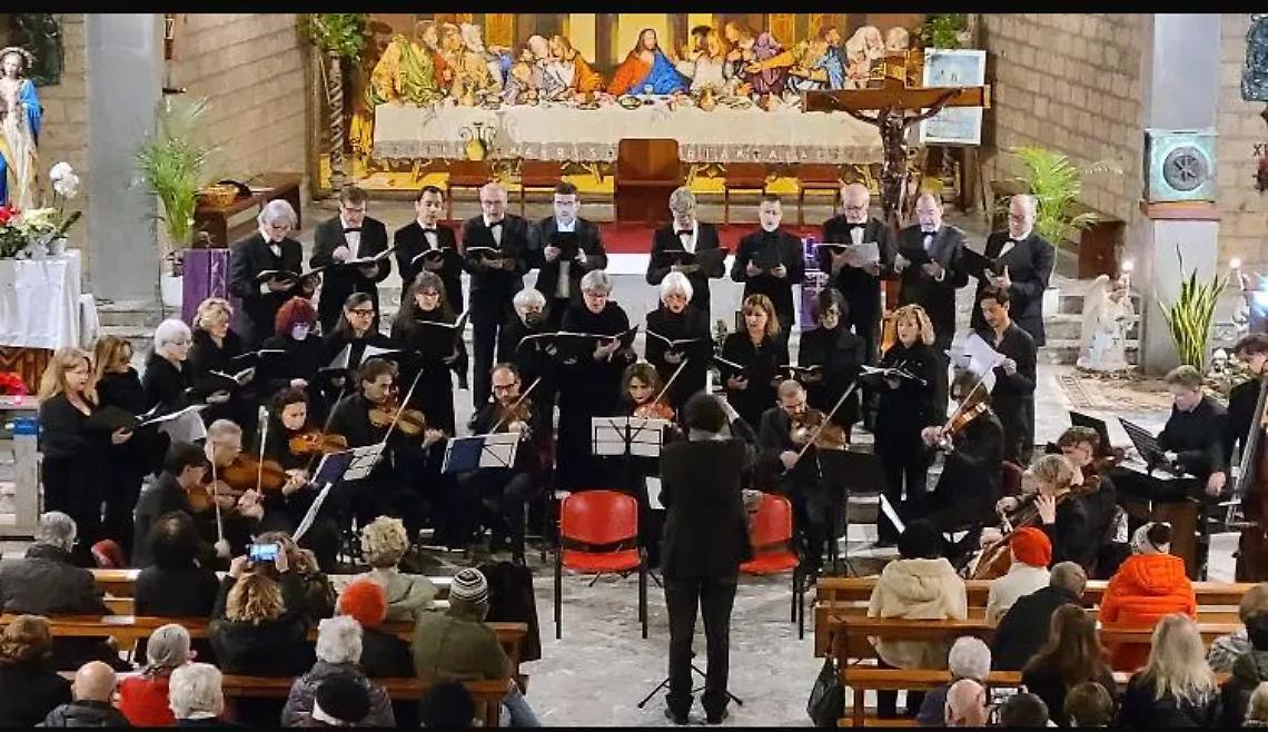 &ldquo;Nel nome della Madre&rdquo;: applausi a scena aperta per il primo appuntamento musicale del cartellone natalizio