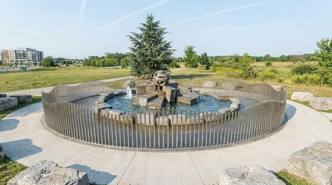 Fontana a sfera, ecco il progetto per la recinzione