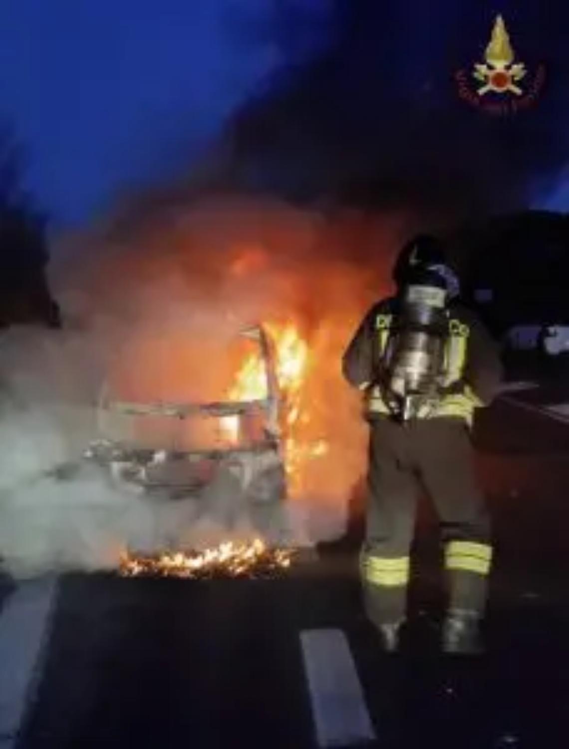 In fiamme il "Dadaumpa&rdquo; di Fiumicino, Califano (Pd): &laquo;Preoccupanti fenomeni interessano il territorio&raquo;