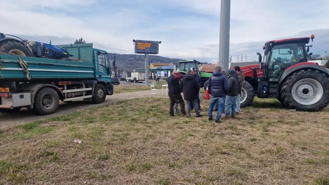 Agricoltori, la protesta riparte da Orte