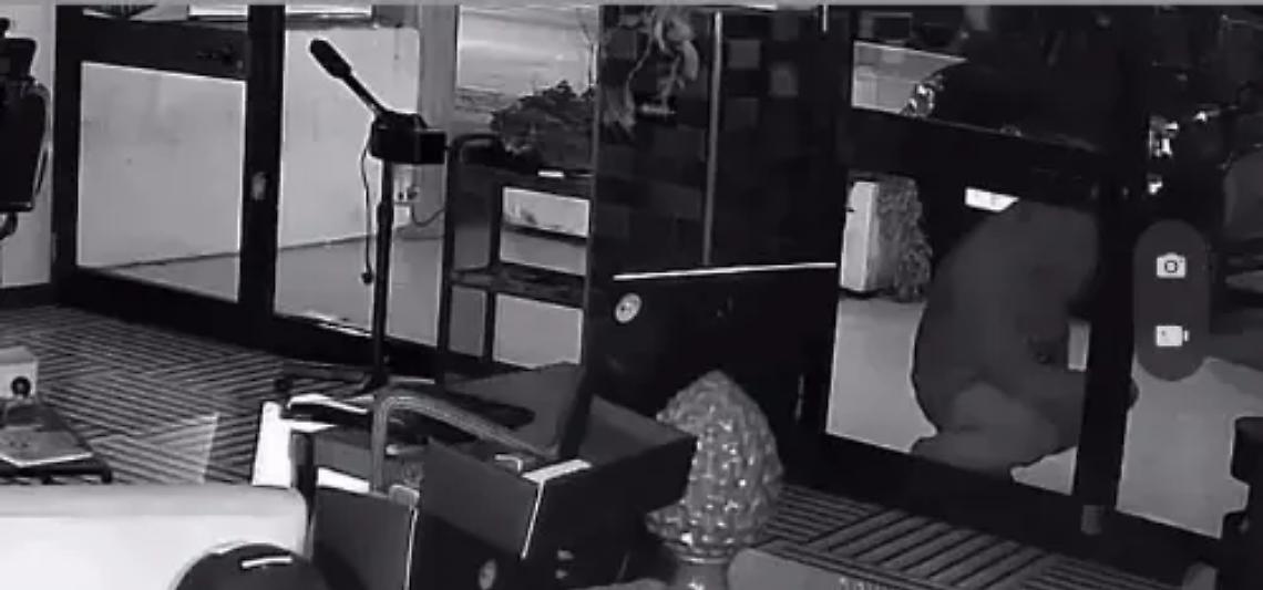 Viterbo: tenta un furto nel salone di parrucchieri