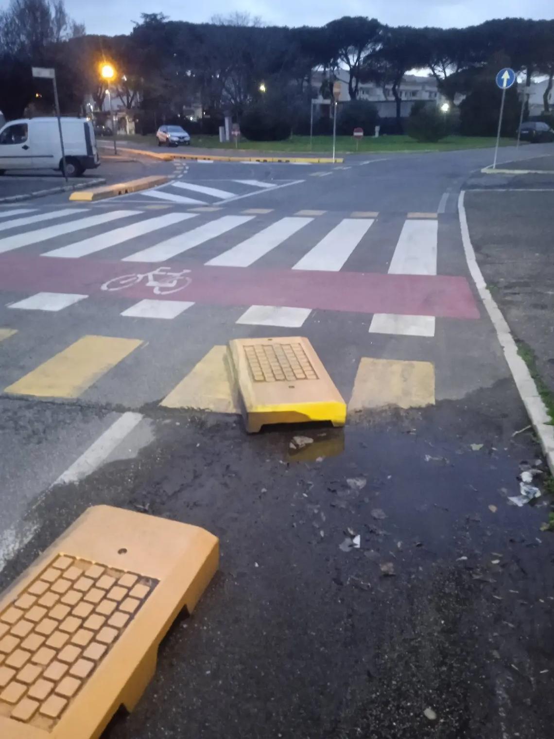 A Cerenova e Campo di Mare la ciclabile perde i &ldquo;pezzi&rdquo;
