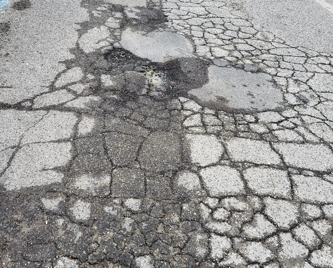 Buche e crateri dal centro alla periferia