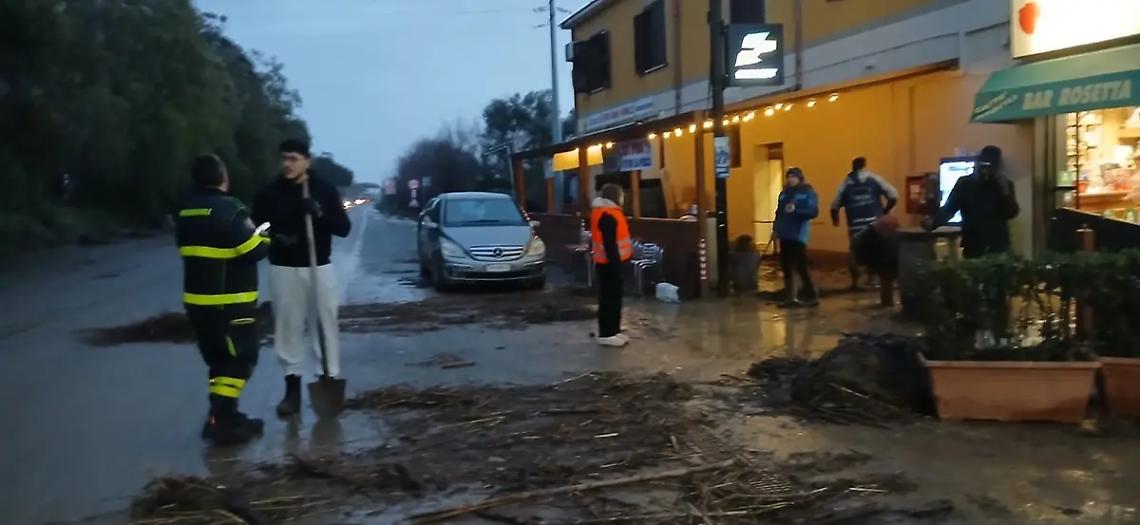 Tracima il fosso a Furbara: danni alle attivit&agrave; commerciali &ndash; VIDEO