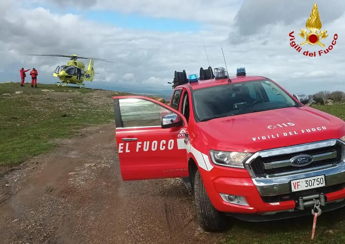 Furgone si ribalta sulla Braccianese: feriti due operai