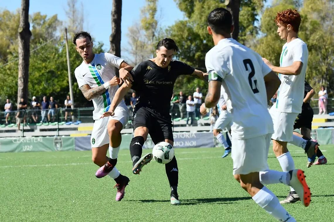 La risolve ancora Modesti, che poi si fa espellere: il Ladispoli batte la DuepigrecoRoma di misura