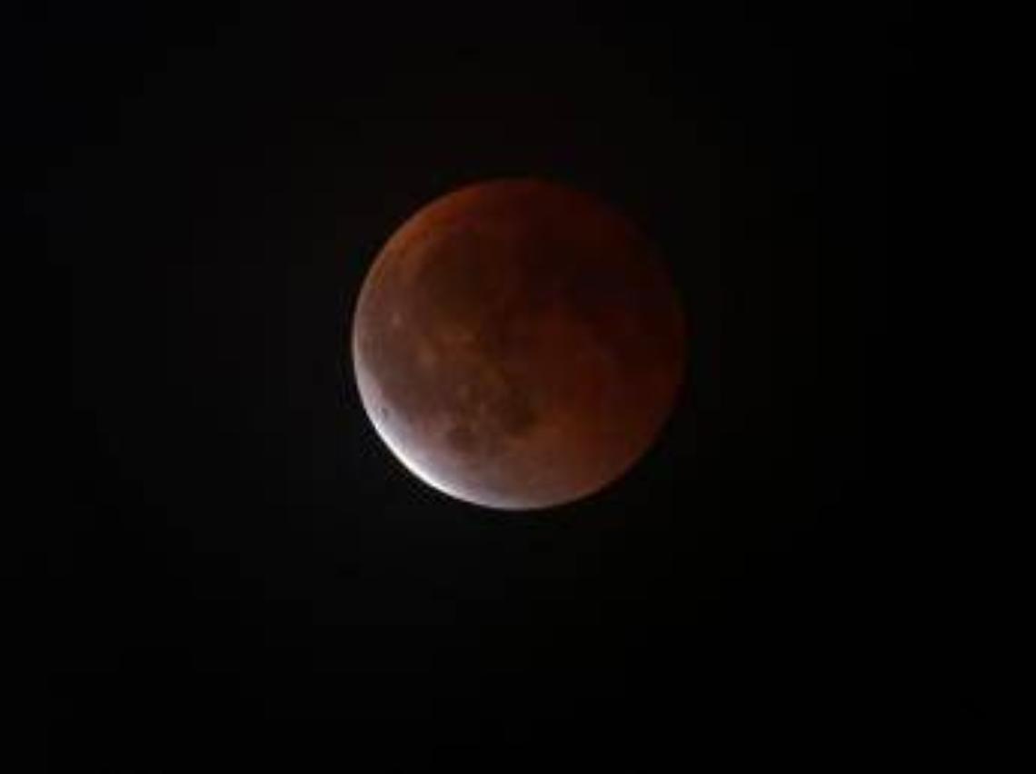 Luna di sangue, oggi l'eclissi totale: cos'&egrave; e quando vederla