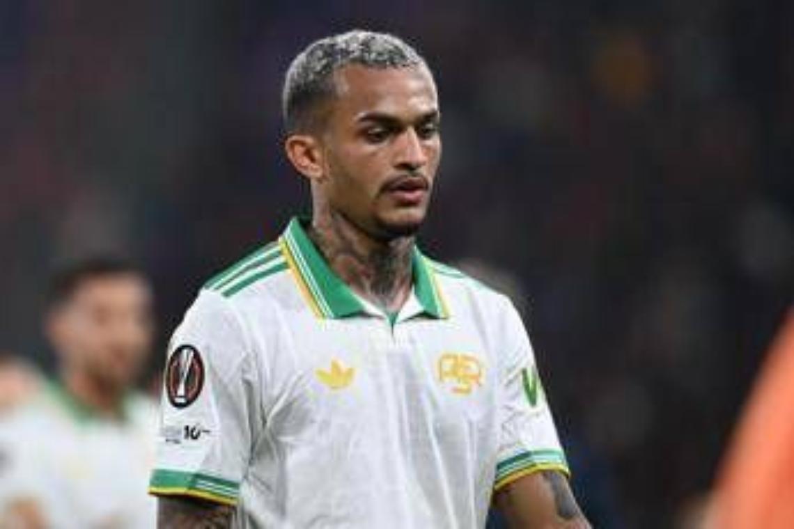 Como-Roma, espulso Wesley: il Var non interviene, furia Gasperini. Cos'&egrave; successo