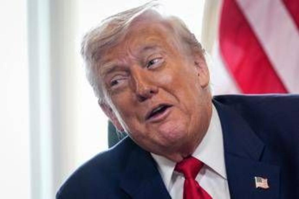 Trump: "Mi hanno detto che Mojtaba Khamenei &egrave; gay"