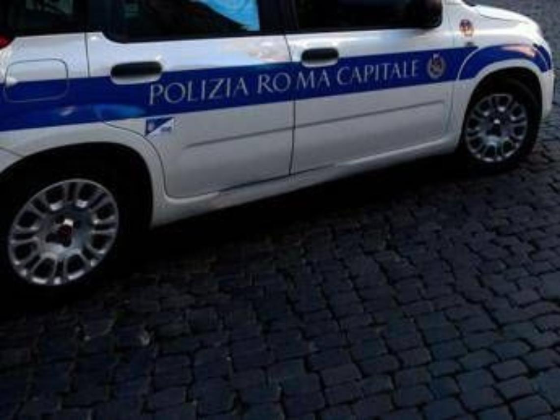 Roma, 14enne travolto da un suv su marciapiede davanti a scuola: &egrave; grave