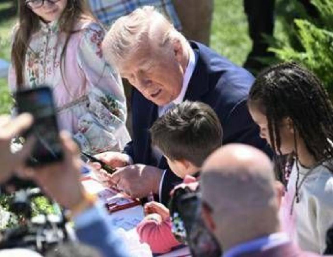 Trump e le discussioni con i bambini: "Ho 51 anni, Melania &egrave; un'attrice"