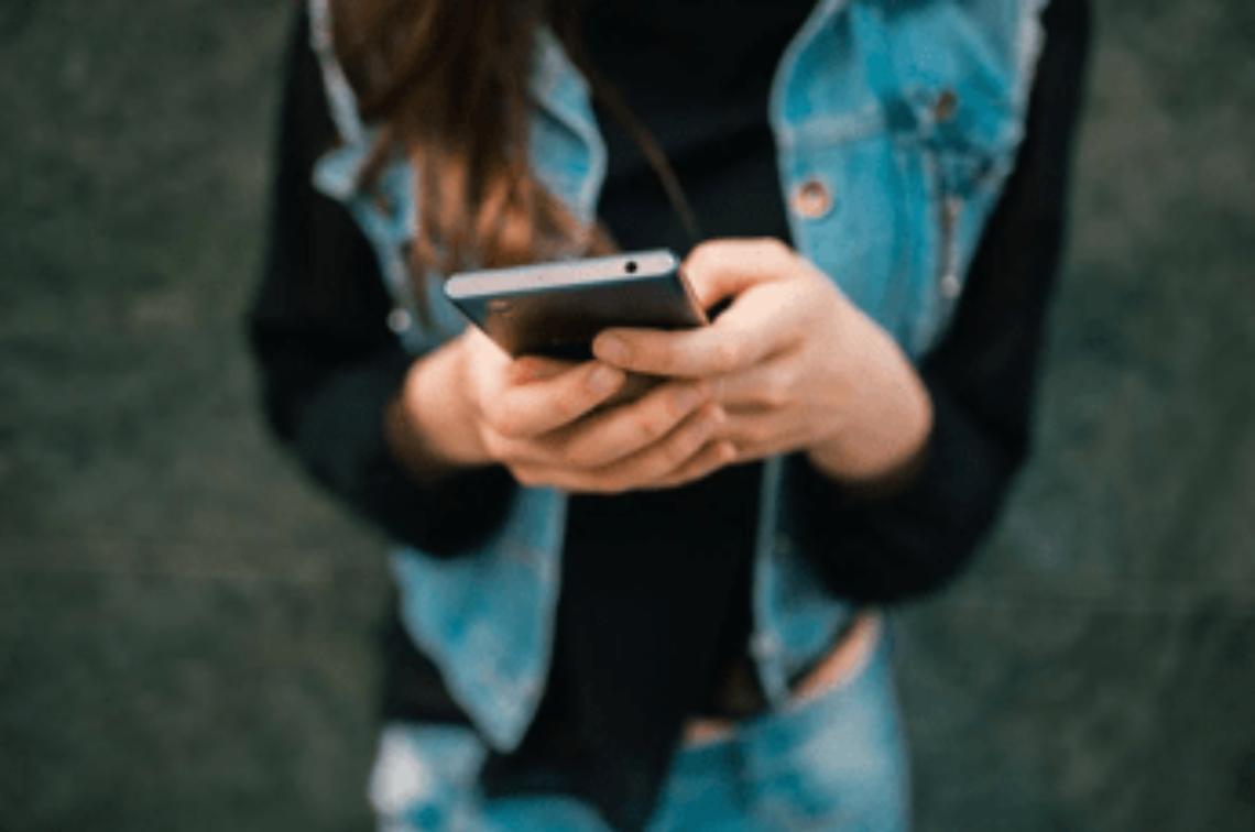 Social vietati agli under 15, la svolta della Grecia: "Serve una maggiore et&agrave; digitale in Ue"