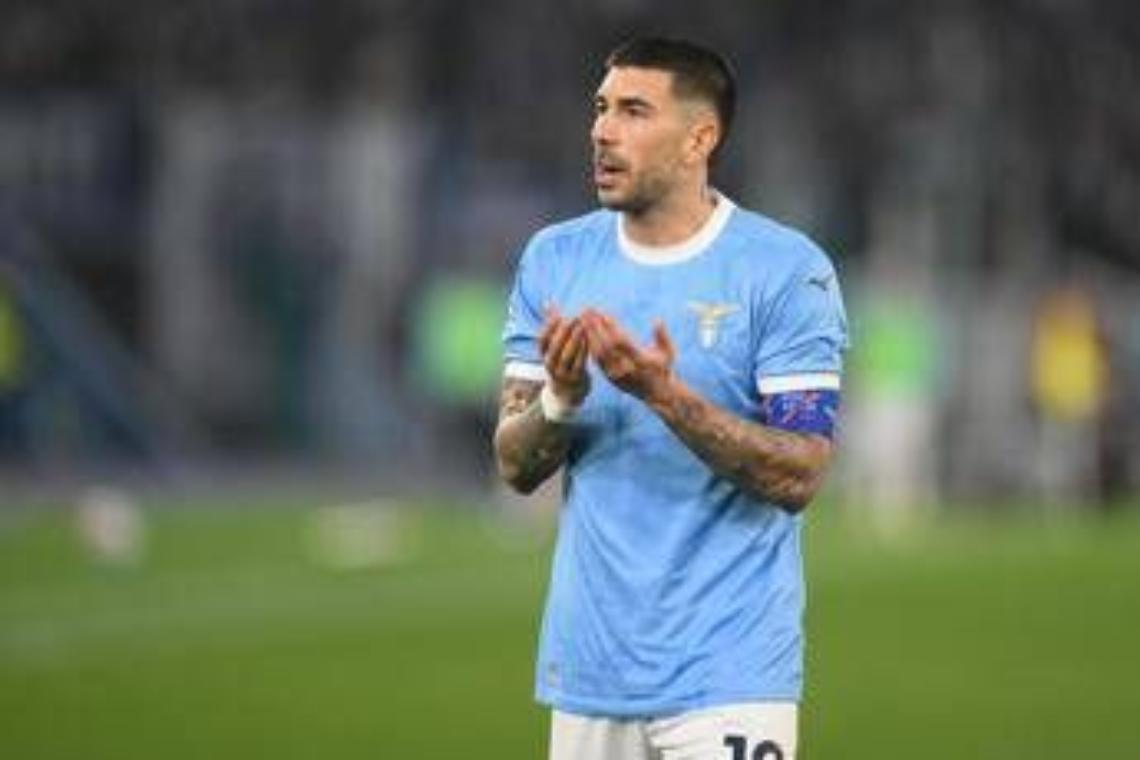 Napoli-Lazio, rigore sbagliato da Zaccagni e mancato rosso a Lobotka: cos'&egrave; successo