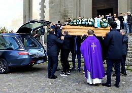 Il saluto della curva: &ldquo;Vola alto Giovanni&rdquo;