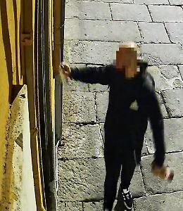 Scritte sataniche a San Faustino: denunciato un 34enne, &egrave; caccia ai due complici