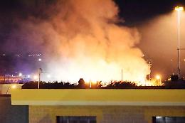 Incubo roghi tossici, i residenti: &laquo;Aria irrespirabile in alcune zone&raquo;
