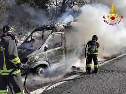 Furgone in fiamme:  paura sull&rsquo;A12