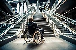 Fondi per l'abbattimento delle barriere finiti nei cachet dello spettacolo: &egrave; polemica a Santa Marinella