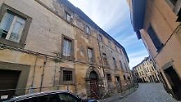 Crollo del tetto di palazzo Donna Olimpia, i cittadini infuriati