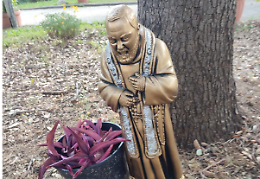 Centro Chenis, accesso vietato a San Pio