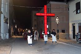 Emozioni e fede per la suggestiva  Processioni del Cristo Morto