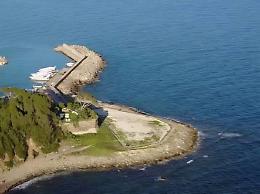 Il Promontorio del porto, l'affaccio sul mare necessita di un piano di sistemazione che non sia solo estetico, ma anche funzionale