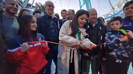 Bagno di folla per la ruota panoramica