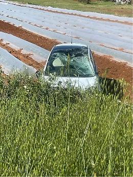 Santa Marinella, auto tamponata in A12 finisce la corsa in un campo: tre feriti in codice rosso