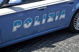Ha tentato di rapinare una tabaccheria con una roncola, 21enne nei guai