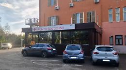 Porta la moglie in ospedale ma &egrave; gi&agrave; morta, &laquo;E&rsquo; caduta dalle scale&raquo;