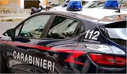 Si finge amico del nipote e tenta di truffarla, smascherato dai carabinieri