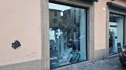 Viterbo, vetrina di un negozio spaccata nella notte