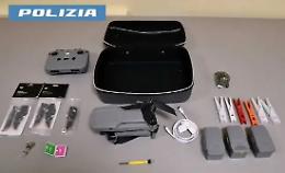 Recapitavano telefoni in carcere con i droni