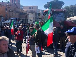 &laquo;Non siamo briciole. Pronti a tornare ancora in piazza&raquo; &ndash; FOTO E VIDEO