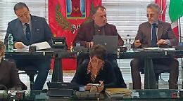 Consiglio comunale: approvate delibere su pari opportunit&agrave; e variazione del piano cimiteriale