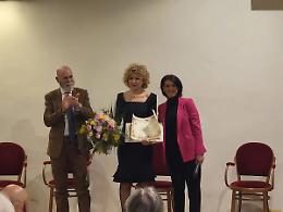 Artista eclettica che porta in alto il nome di Civitavecchia: premiata Maria Letizia Beneduce