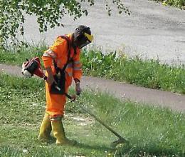 Riprendono le operazioni di sfalcio sul territorio