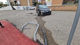 Viterbo: perde il controllo dell&rsquo;auto e finisce contro una vettura parcheggiata
